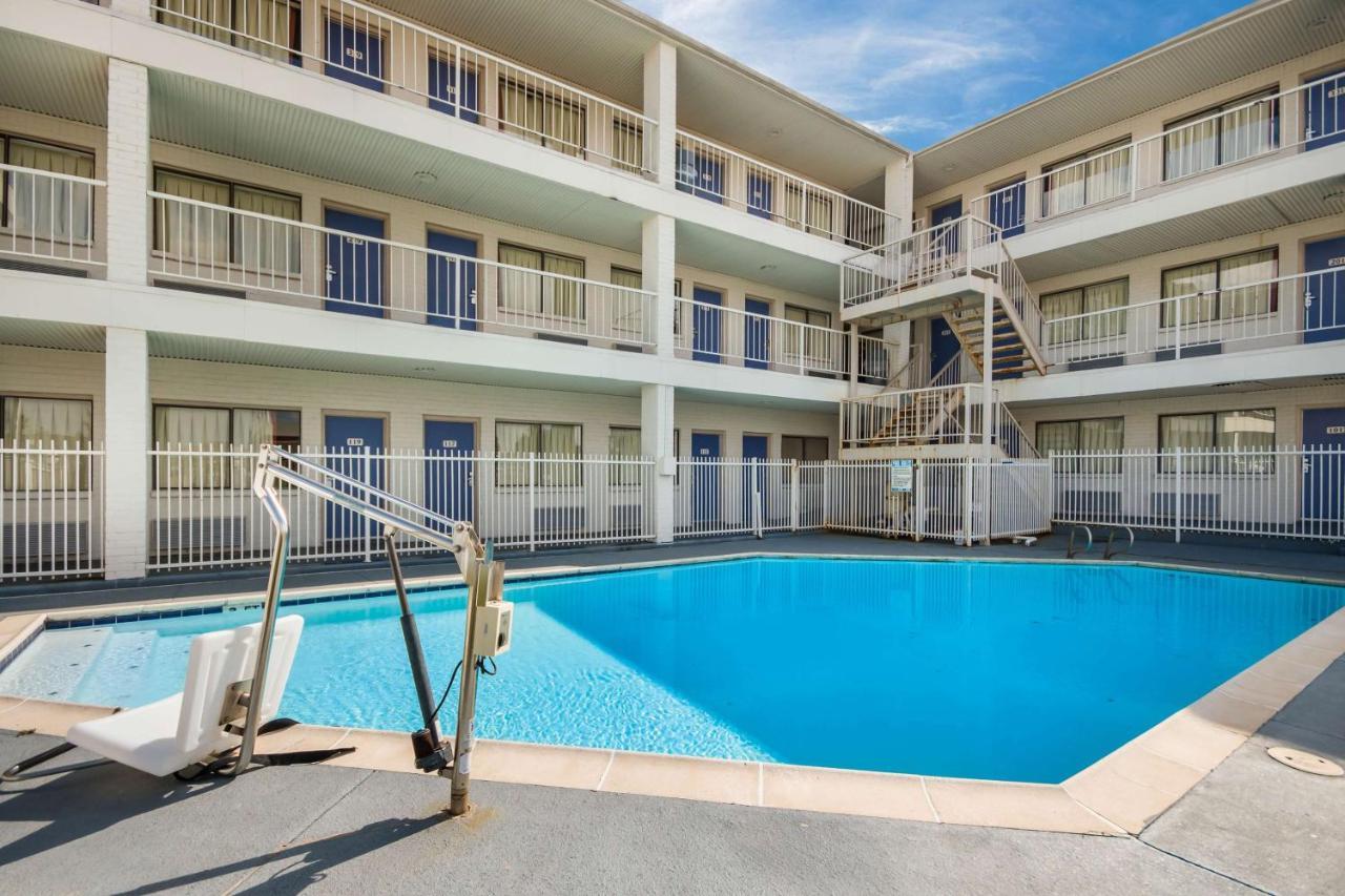 Motel 6-Humble, Tx Buitenkant foto