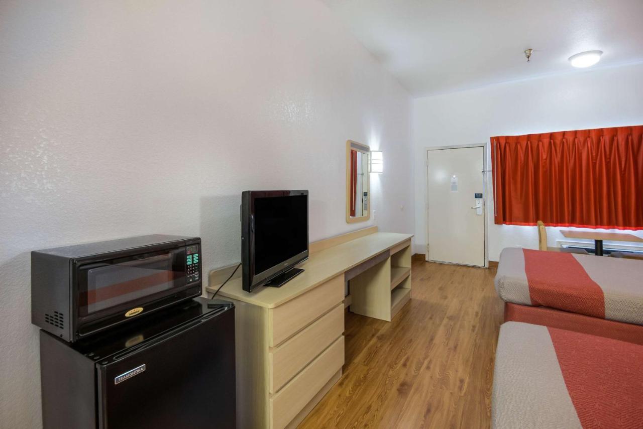 Motel 6-Humble, Tx Buitenkant foto