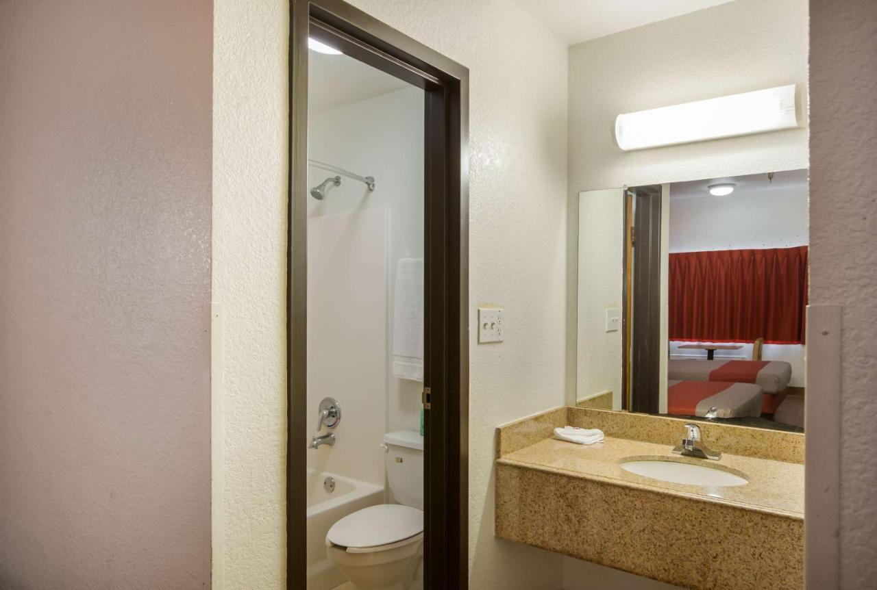 Motel 6-Humble, Tx Buitenkant foto